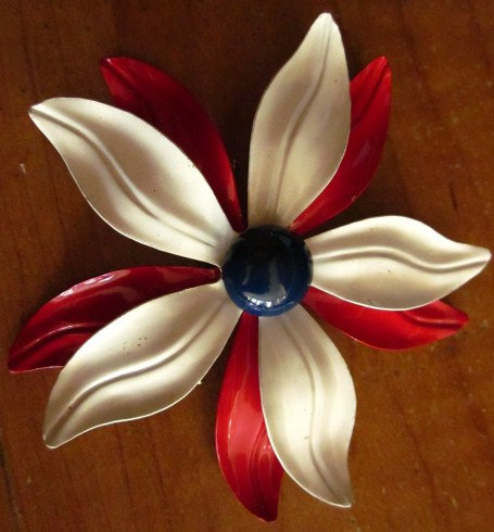 americana_enamelbrooch americana_enamelbrooch