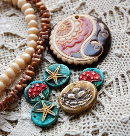 beadbutton_humblebeads New charms and pendants by both Humblebeads and Golem