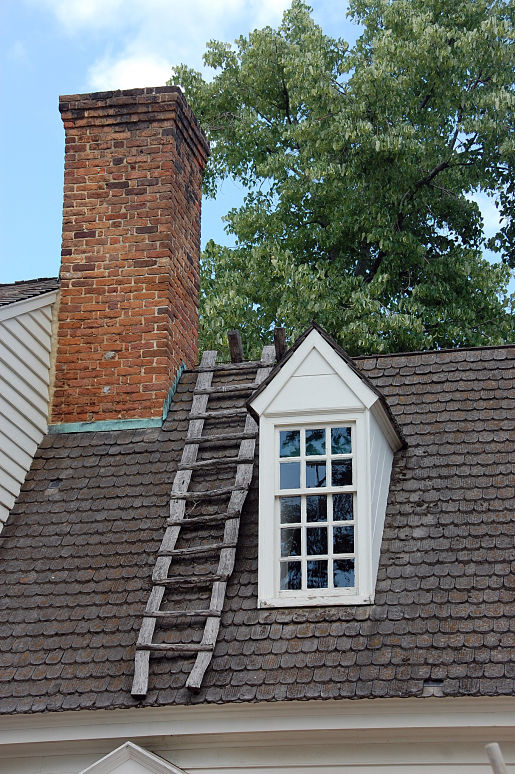 Williamsburg_Ladder-on-Roof