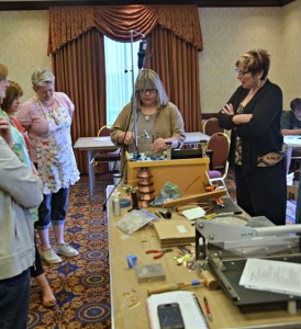 Stacie Florer demo at artBLISS