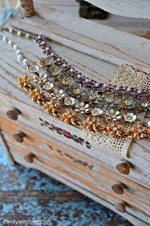 Vintage necklace and bracelets - shabby chic